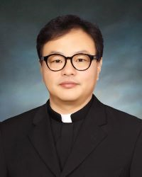 father lee